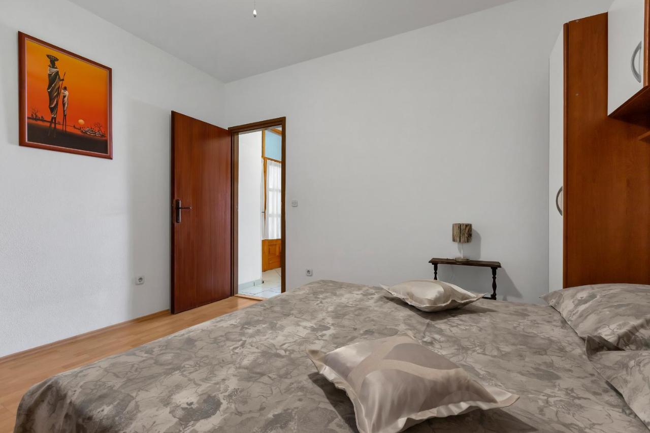 Family Apartments Leona Makarska Exteriör bild