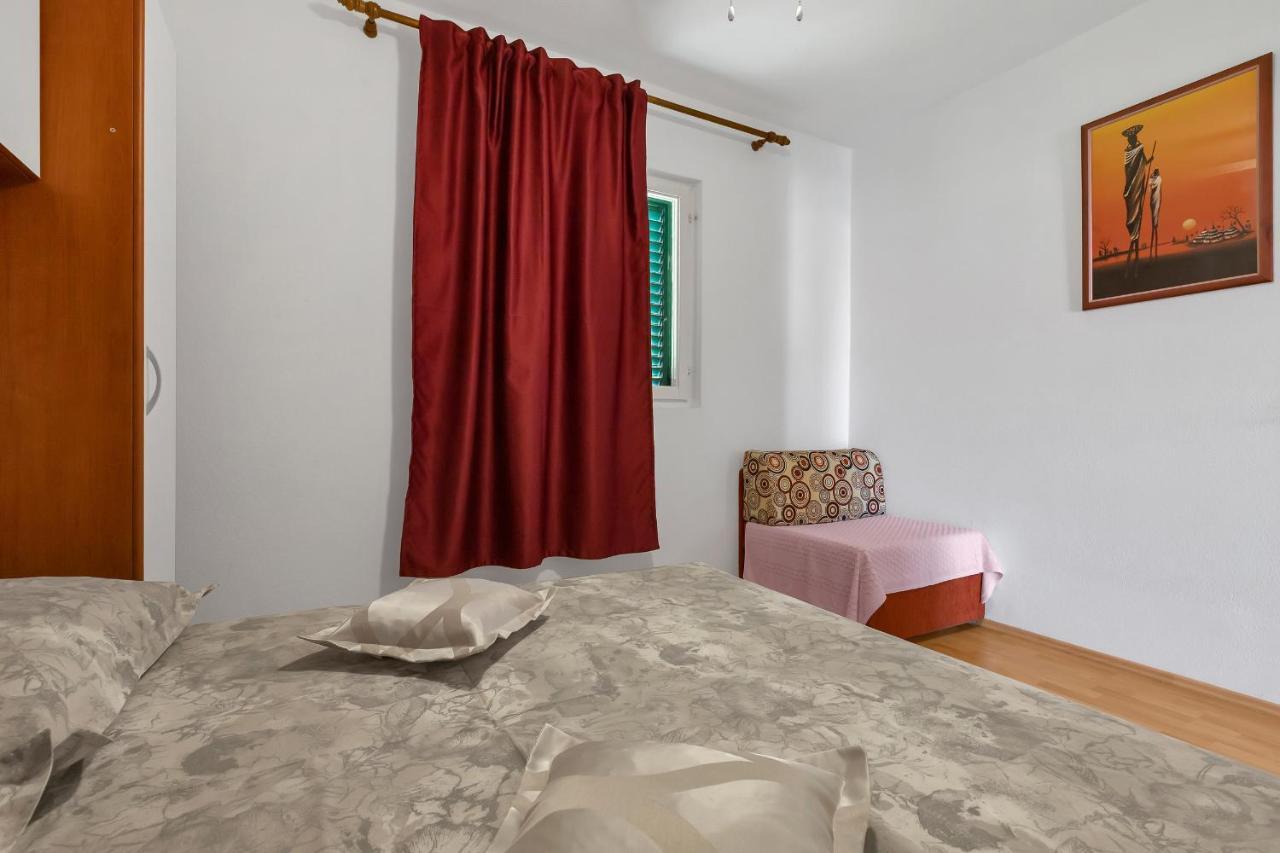 Family Apartments Leona Makarska Exteriör bild