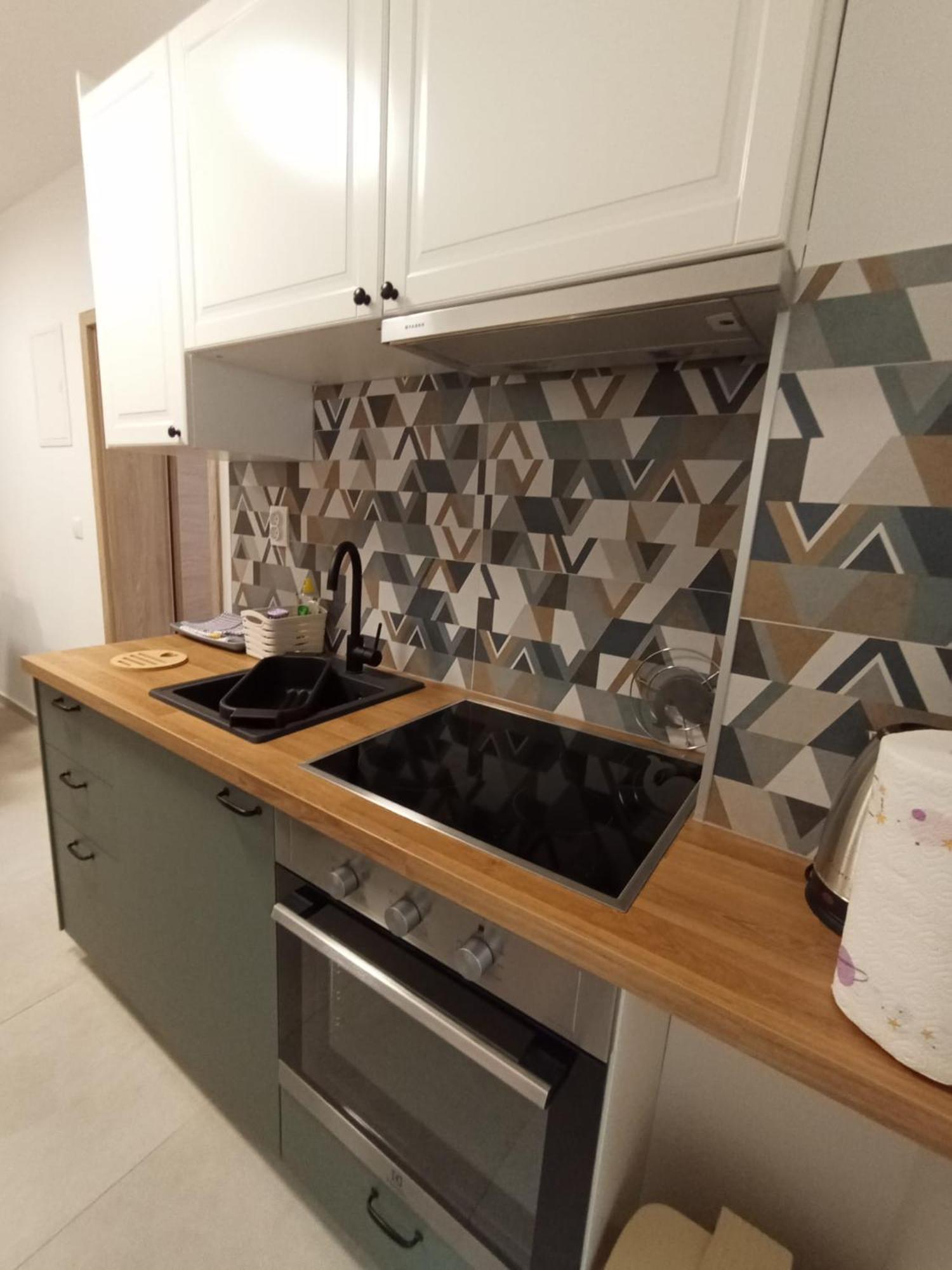 Family Apartments Leona Makarska Exteriör bild