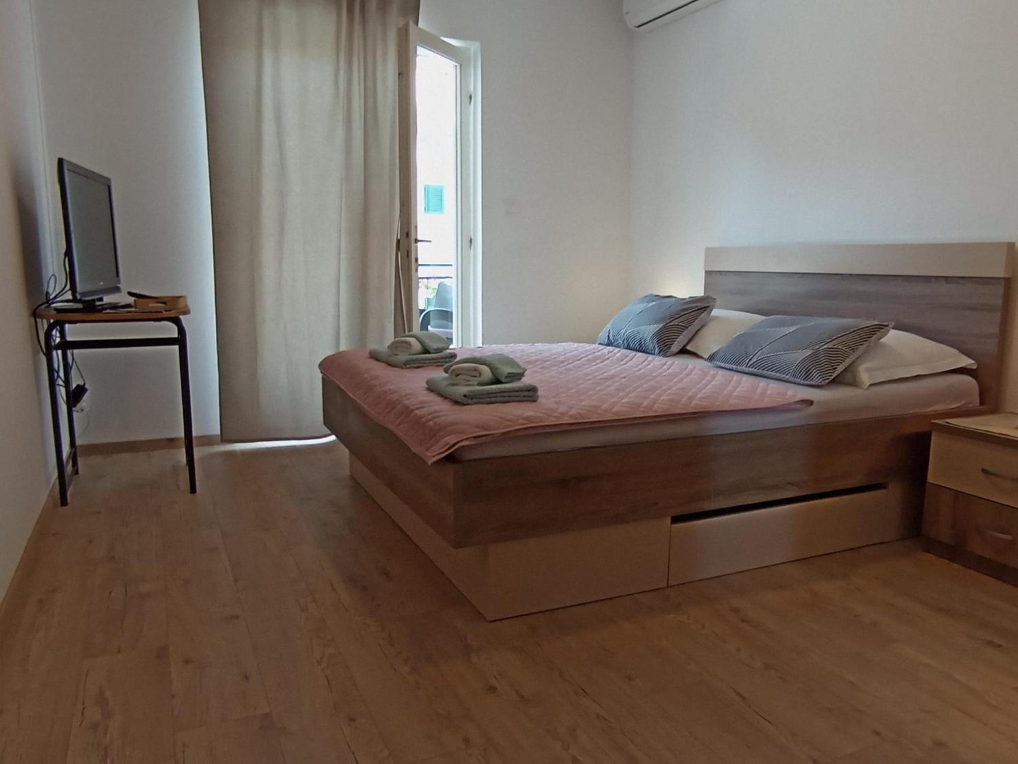 Family Apartments Leona Makarska Exteriör bild