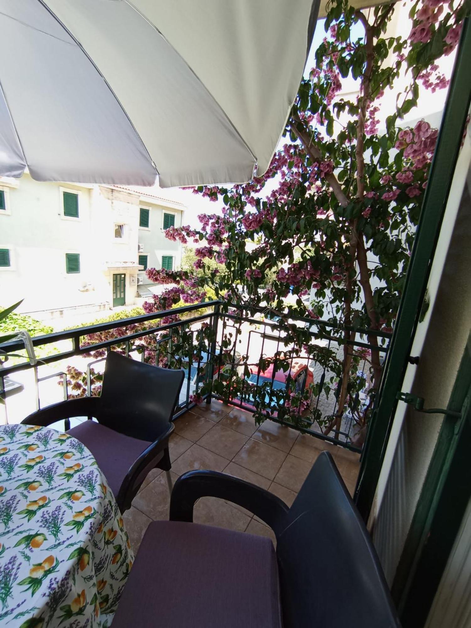 Family Apartments Leona Makarska Exteriör bild