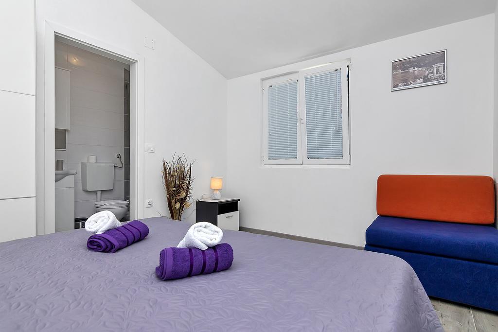 Family Apartments Leona Makarska Exteriör bild