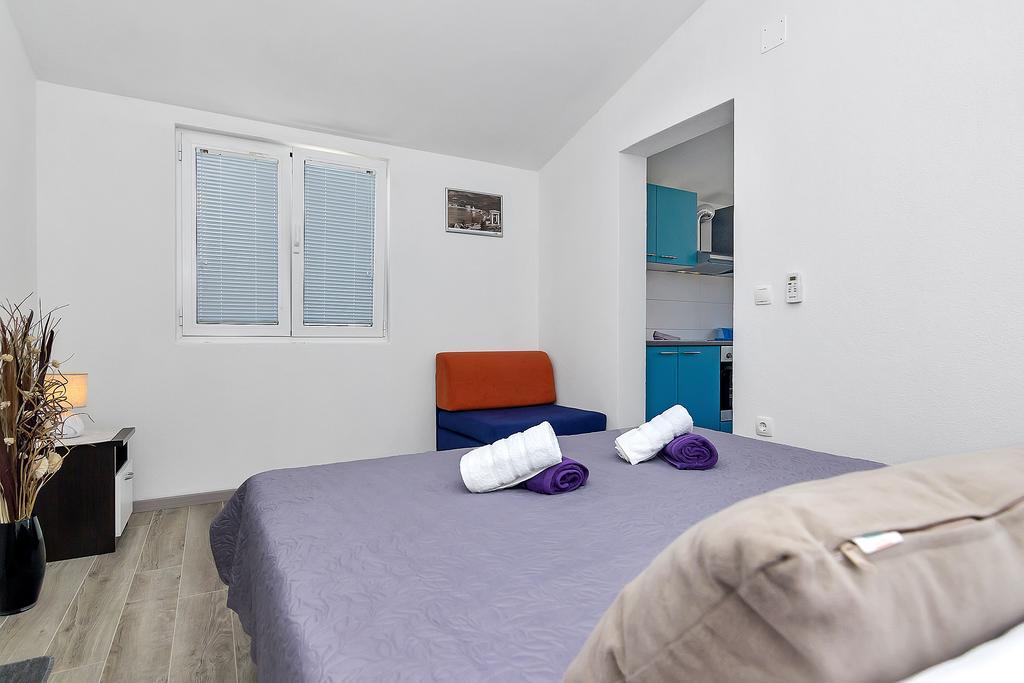 Family Apartments Leona Makarska Exteriör bild