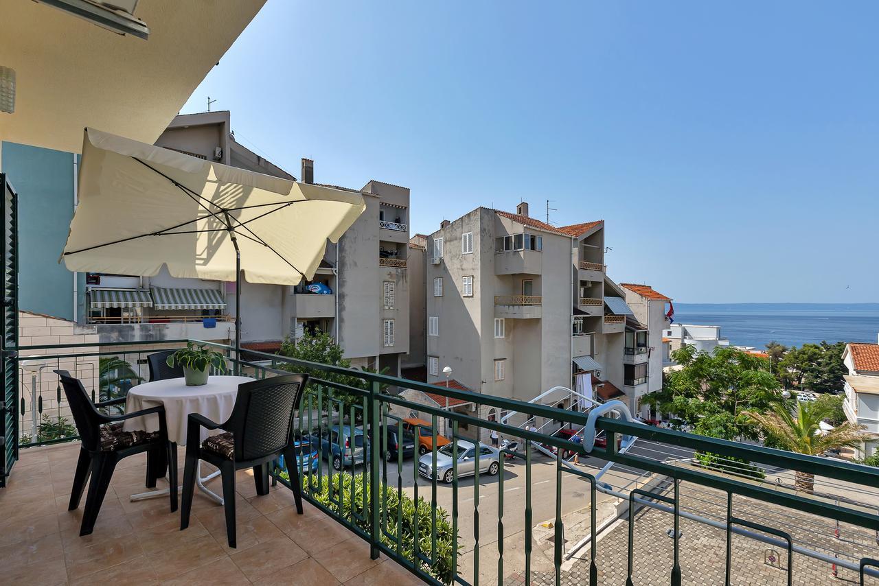 Family Apartments Leona Makarska Exteriör bild
