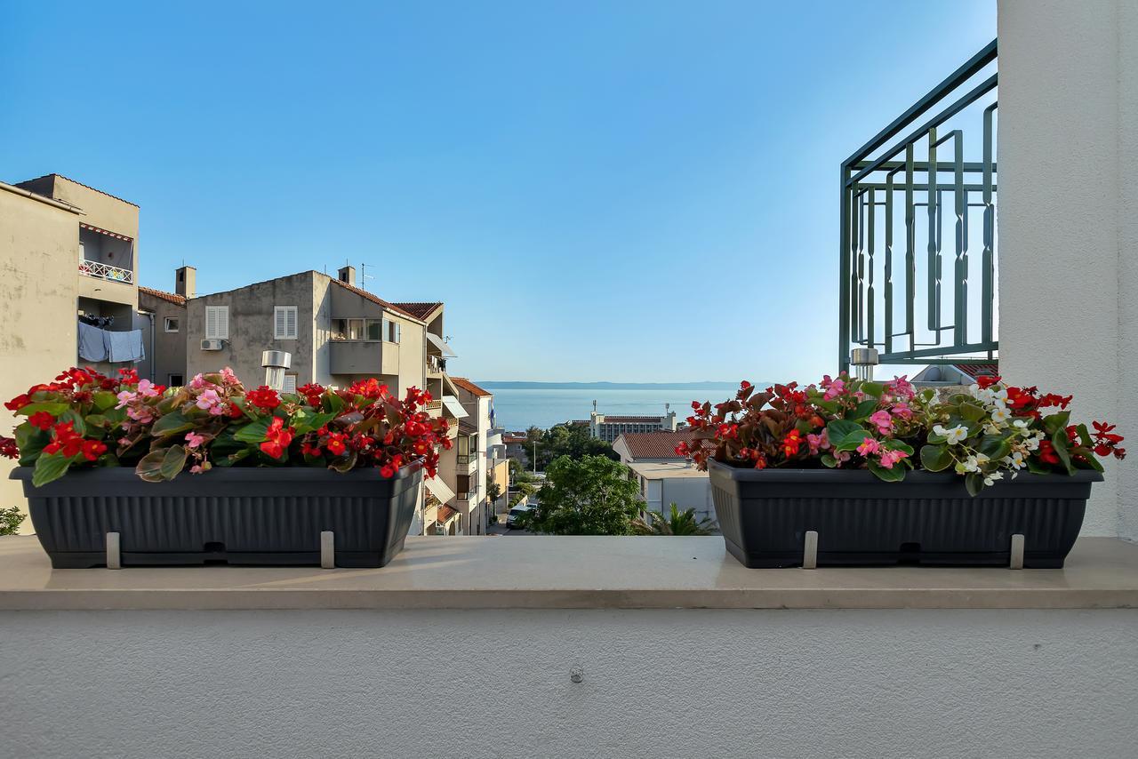 Family Apartments Leona Makarska Exteriör bild
