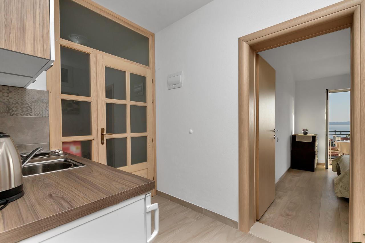 Family Apartments Leona Makarska Exteriör bild
