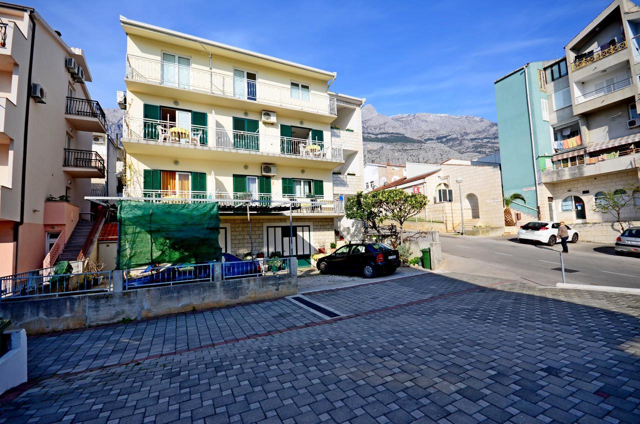 Family Apartments Leona Makarska Exteriör bild
